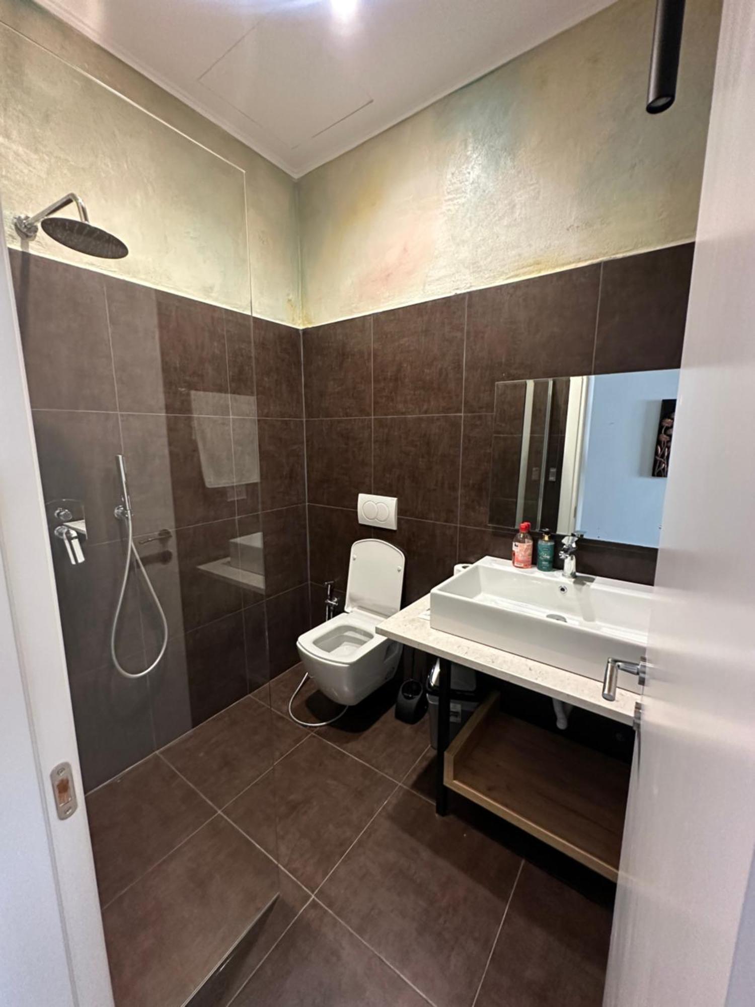 Central Comfort Suites Tiranë Eksteriør bilde