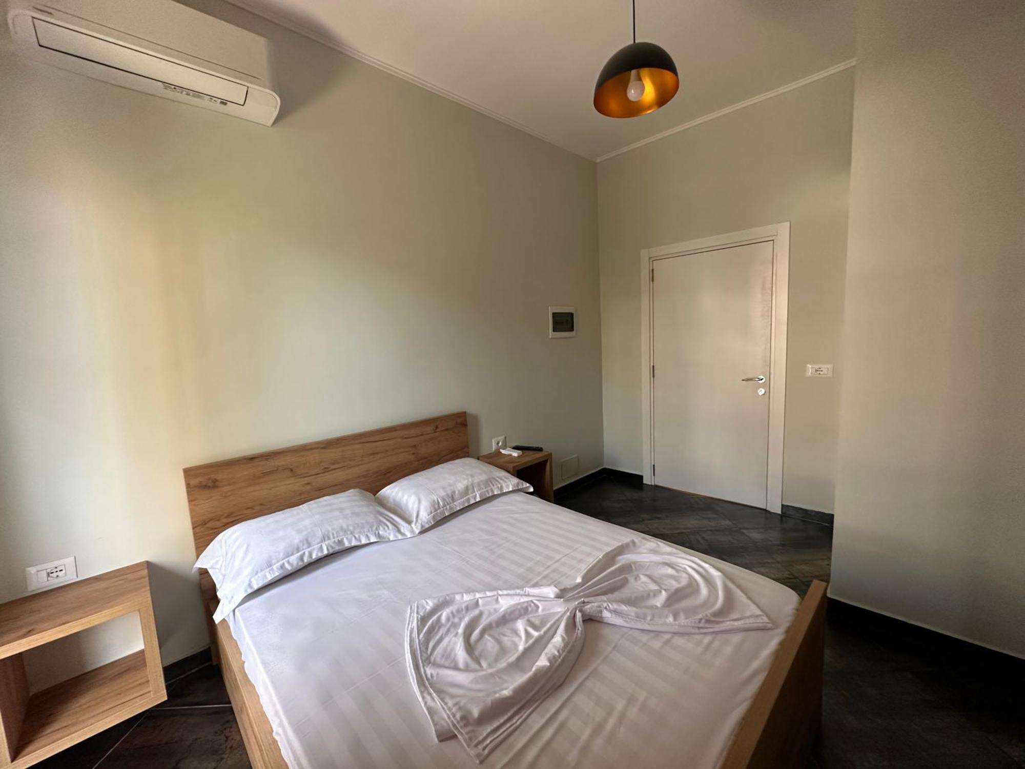 Central Comfort Suites Tiranë Eksteriør bilde