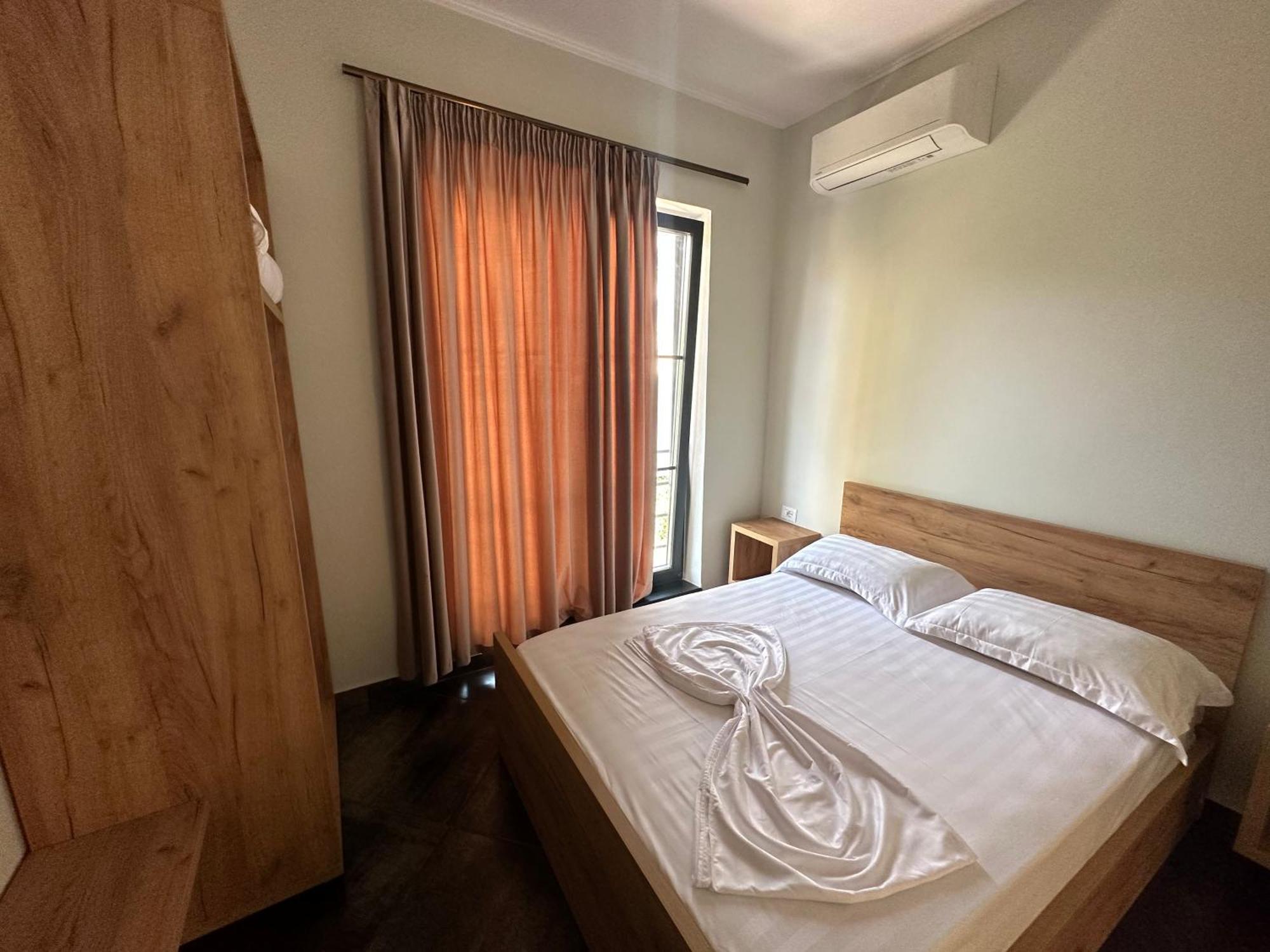 Central Comfort Suites Tiranë Eksteriør bilde