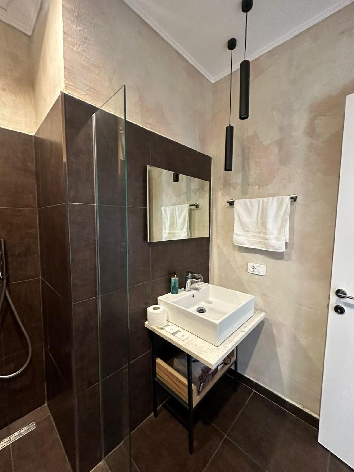 Central Comfort Suites Tiranë Eksteriør bilde