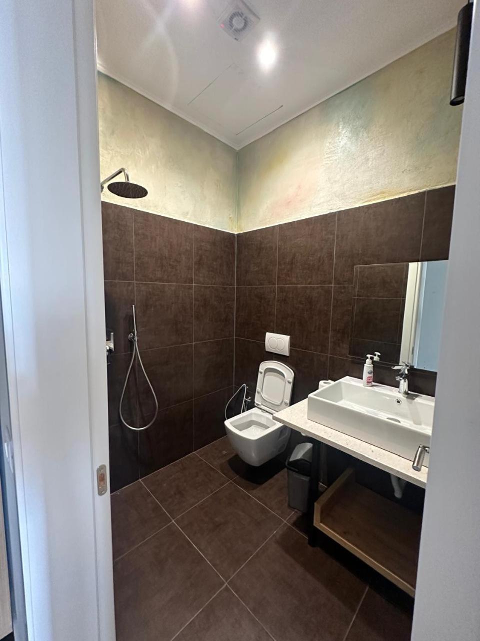 Central Comfort Suites Tiranë Eksteriør bilde